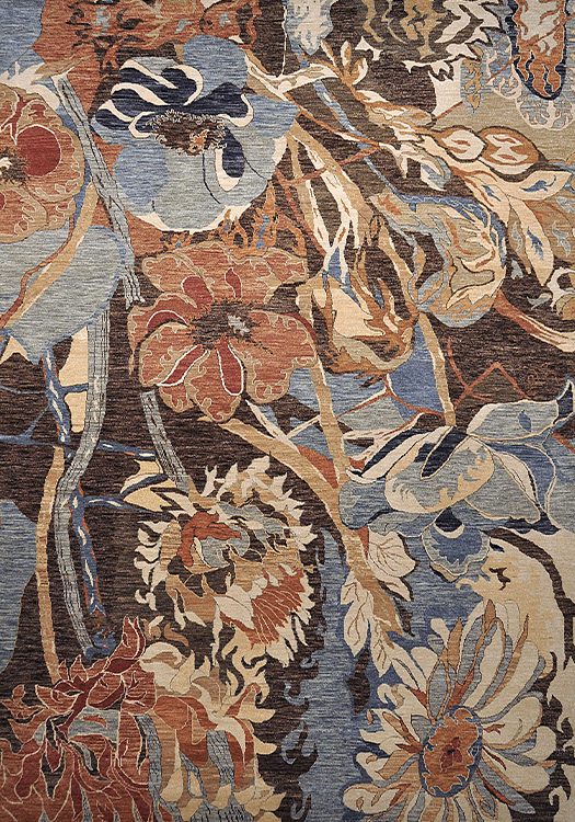 Flower carpet, in the color bura, from the Shalimar collection. - Flower vloerkleed, in de kleur bura, uit de Shalimar collectie.